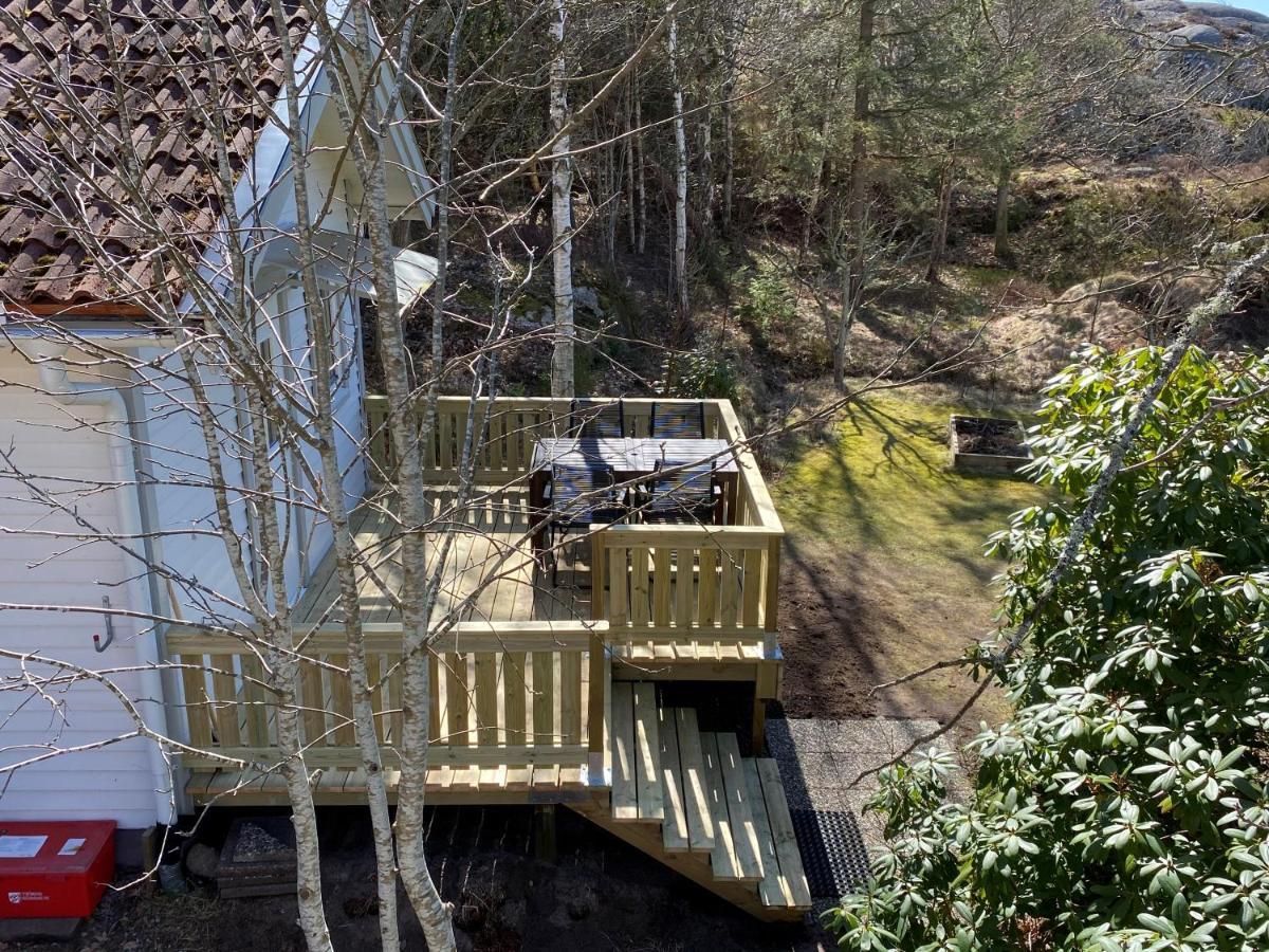 Stuga I Naturskoent Omrade Pa Vaestra Tjoern Saby Экстерьер фото